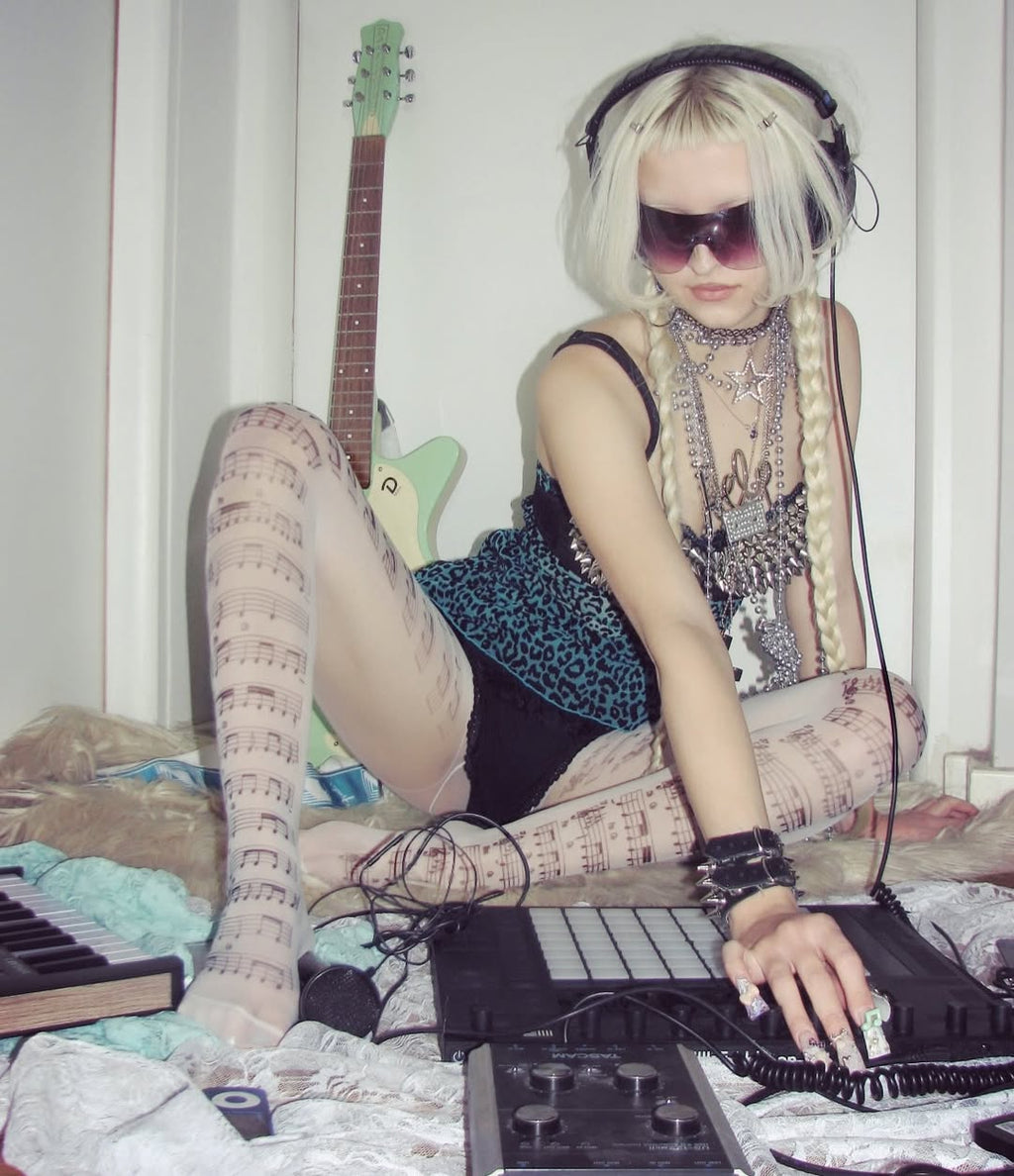 rajstopy w nutki "thank you for the music" 20 den białe