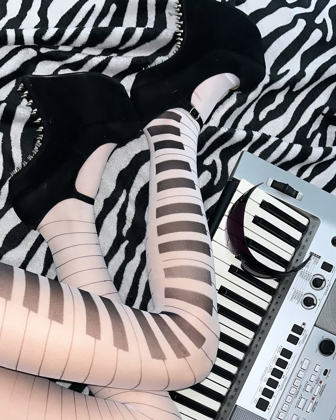 rajstopy pianino 20 den białe