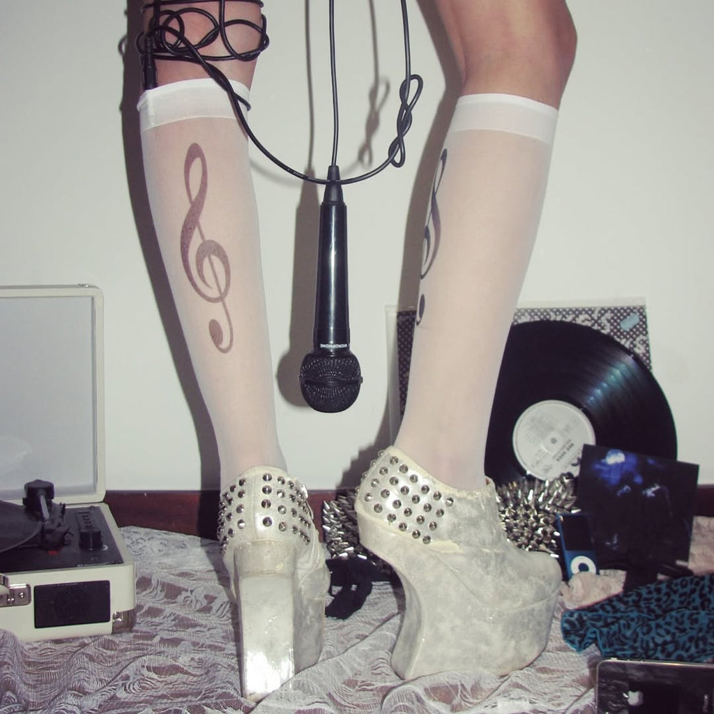 music note knee socks 'i love music' 20 den white