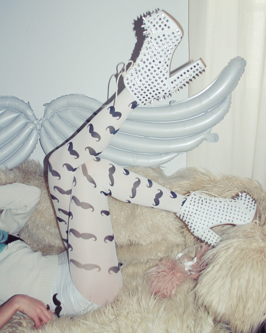 rajstopy w wąsy 'keep calm&moustache' 40 den białe